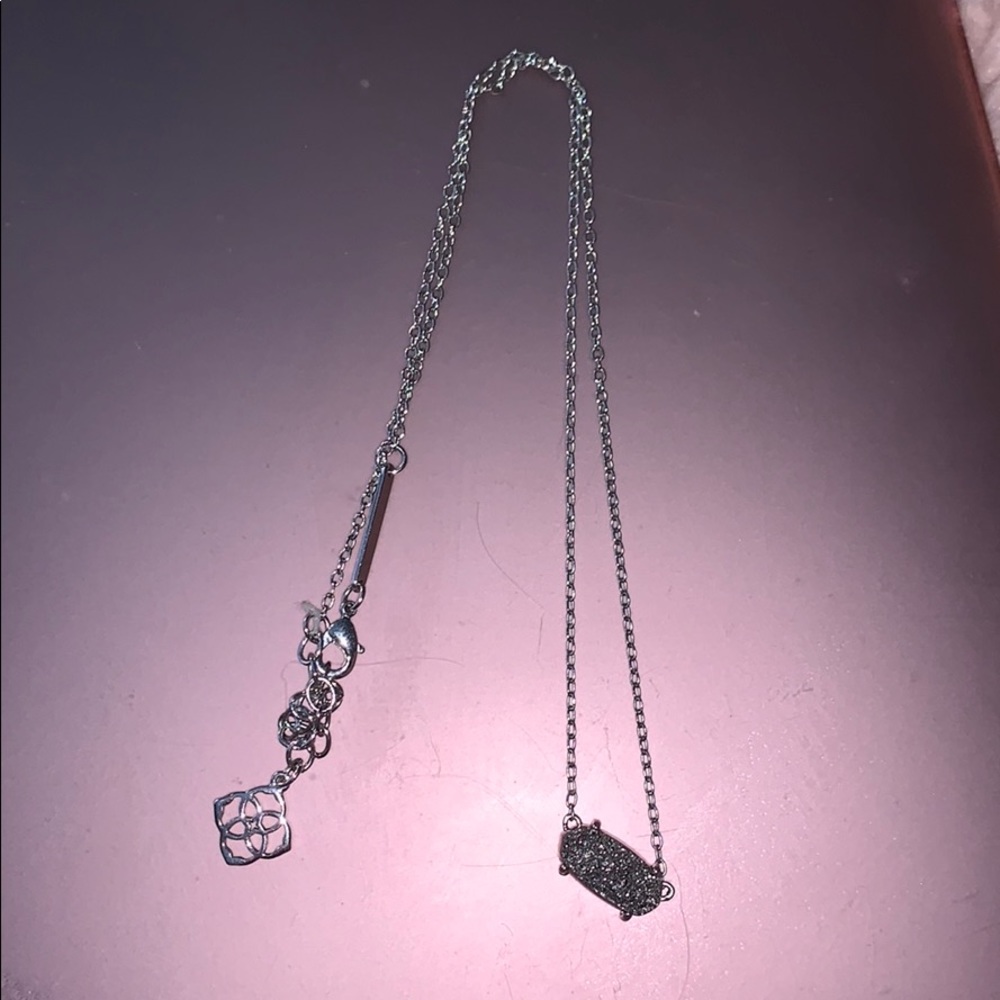 Kendra Scott necklace